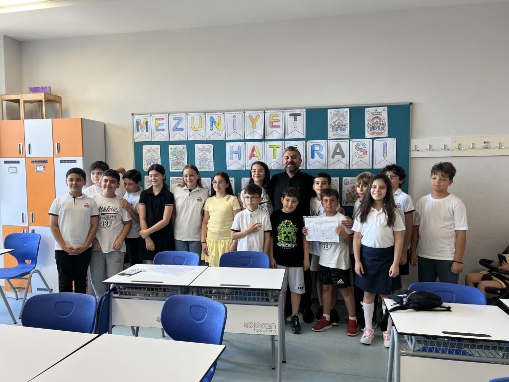 2025-2026 Eğitim-Öğretim Yılı ders kesim ve karne takdim programlarımızı büyük bir heyecan ve mutluluk içerisinde gerçekleştirdik. görseli 7
