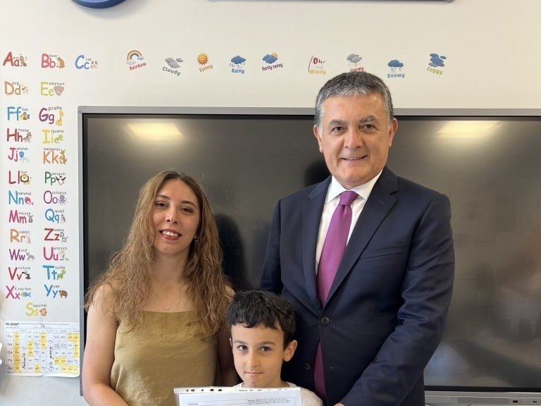 2025-2026 Eğitim-Öğretim Yılı ders kesim ve karne takdim programlarımızı büyük bir heyecan ve mutluluk içerisinde gerçekleştirdik. görseli 3