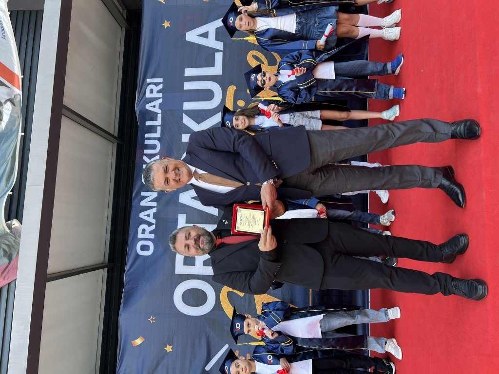 Akademik, sosyal, kültürel, sanatsal ve sportif alanlarda elde ettikleri kazanımlarla dolu ilkokul sürecini başarıyla tamamlayan öğrencilerimizin, ortaokula geçişlerinin heyecanını ve gururunu hep birlikte yaşadık. görseli 4
