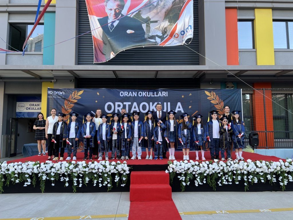 Akademik, sosyal, kültürel, sanatsal ve sportif alanlarda elde ettikleri kazanımlarla dolu ilkokul sürecini başarıyla tamamlayan öğrencilerimizin, ortaokula geçişlerinin heyecanını ve gururunu hep birlikte yaşadık. görseli 14