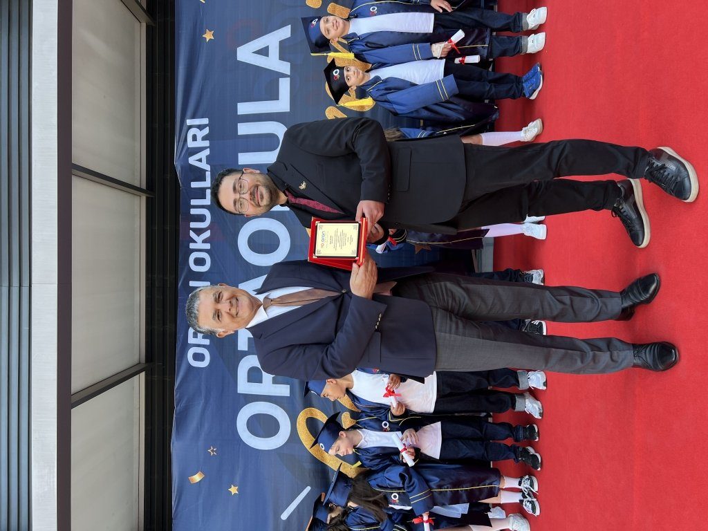 Akademik, sosyal, kültürel, sanatsal ve sportif alanlarda elde ettikleri kazanımlarla dolu ilkokul sürecini başarıyla tamamlayan öğrencilerimizin, ortaokula geçişlerinin heyecanını ve gururunu hep birlikte yaşadık. görseli 20