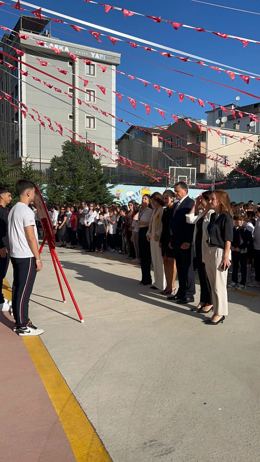 2026-2027 Eğitim Öğretim Yılına; ilk ders zilinin heyecanı, yeniden buluşmanın mutluluğu ve yeni hedeflerin enerjisiyle başladık! ? görseli 2