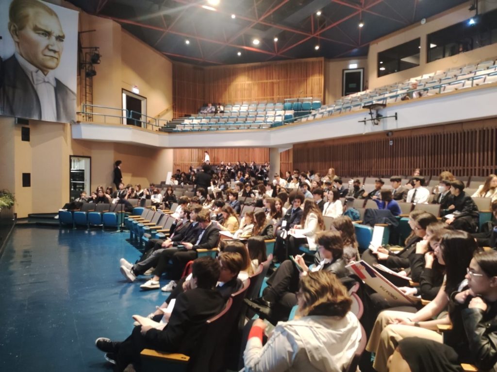 Okulumuzun Mun Club öğrencileri bu sefer Türkiye’nin en eski ve başarılı uluslararası Model Birleşmiş Milletler Konferansı’ndaydı. görseli 8