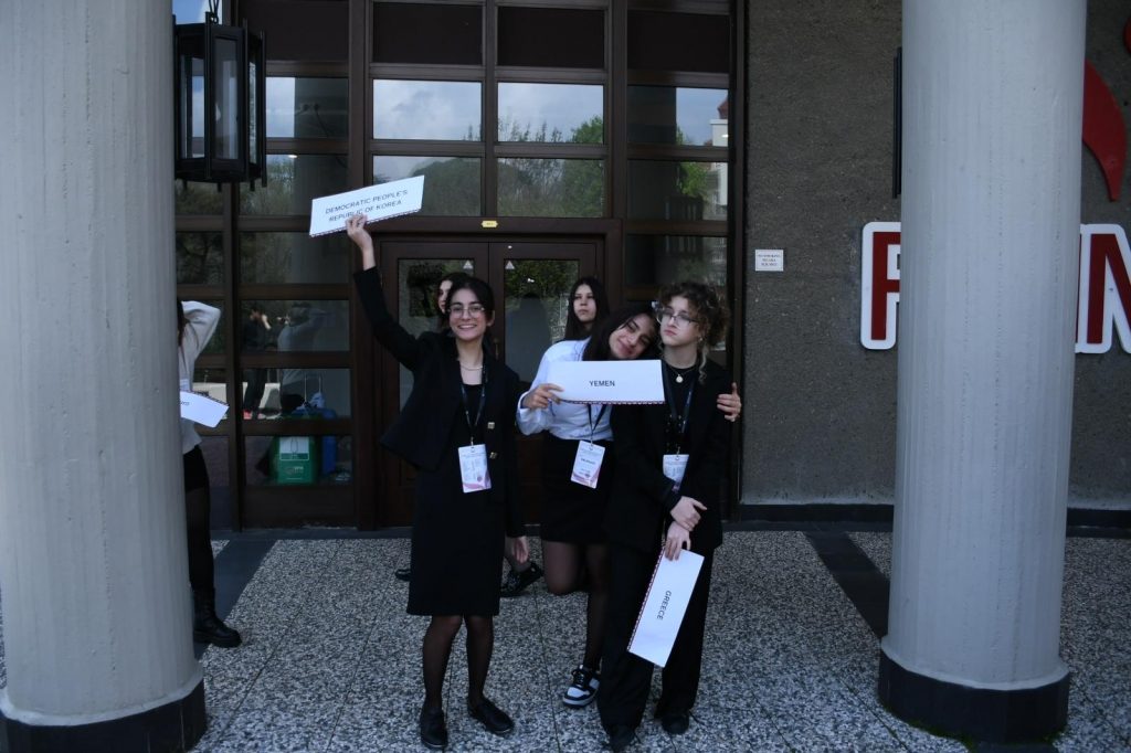 Okulumuzun Mun Club öğrencileri bu sefer Türkiye’nin en eski ve başarılı uluslararası Model Birleşmiş Milletler Konferansı’ndaydı. görseli 7