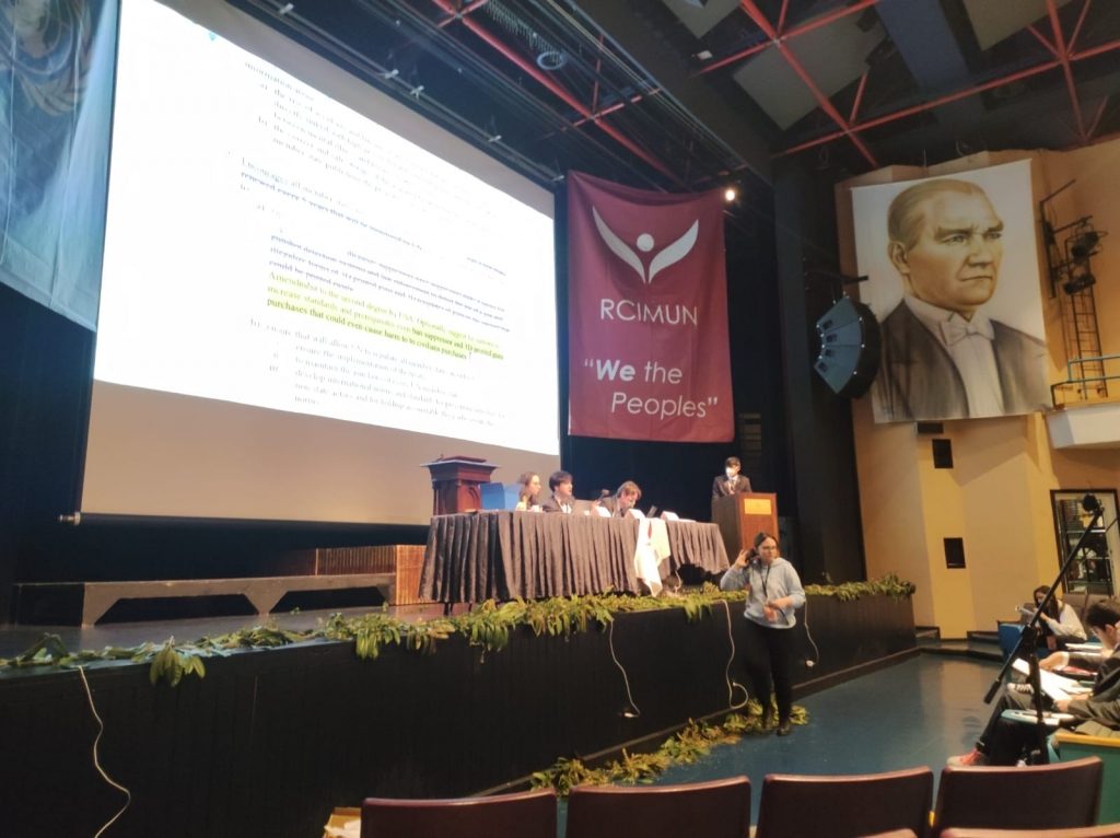 Okulumuzun Mun Club öğrencileri bu sefer Türkiye’nin en eski ve başarılı uluslararası Model Birleşmiş Milletler Konferansı’ndaydı. görseli 9