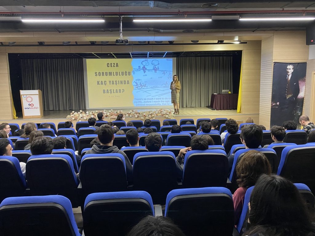 Avukat Necva DİKER'den ''Dijital Çağda Haklarımız'' semineri