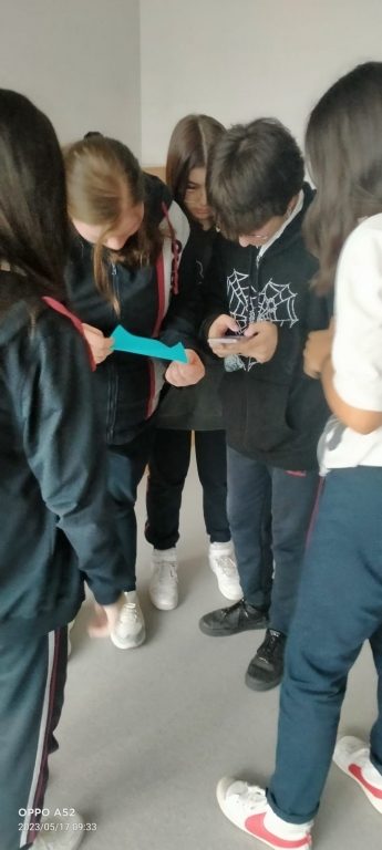 Yabancı Diller Bölümümüzün Lise Öğrencilerimize Özel Hazırladığı Treasure Hunt (Hazine Avı) Etkinliği görseli 4