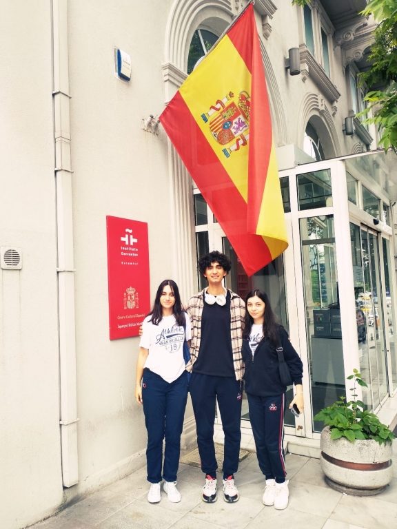 Dil sınıfı öğrencilerimizin Instituto Cervantes Gezisi görseli 7