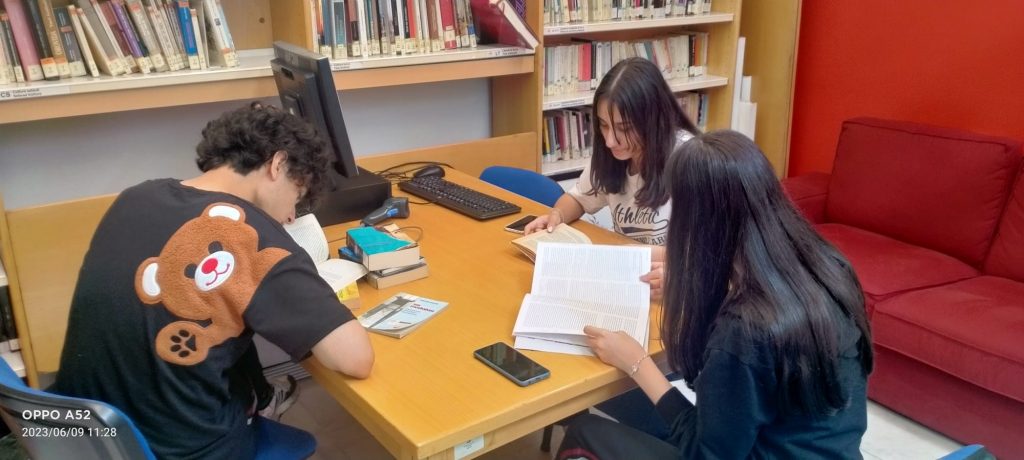 Dil sınıfı öğrencilerimizin Instituto Cervantes Gezisi görseli 4
