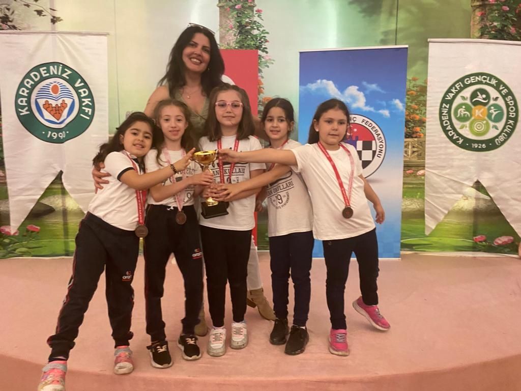 Satranç Takımımız İstanbul Üçüncüsü! görseli 3