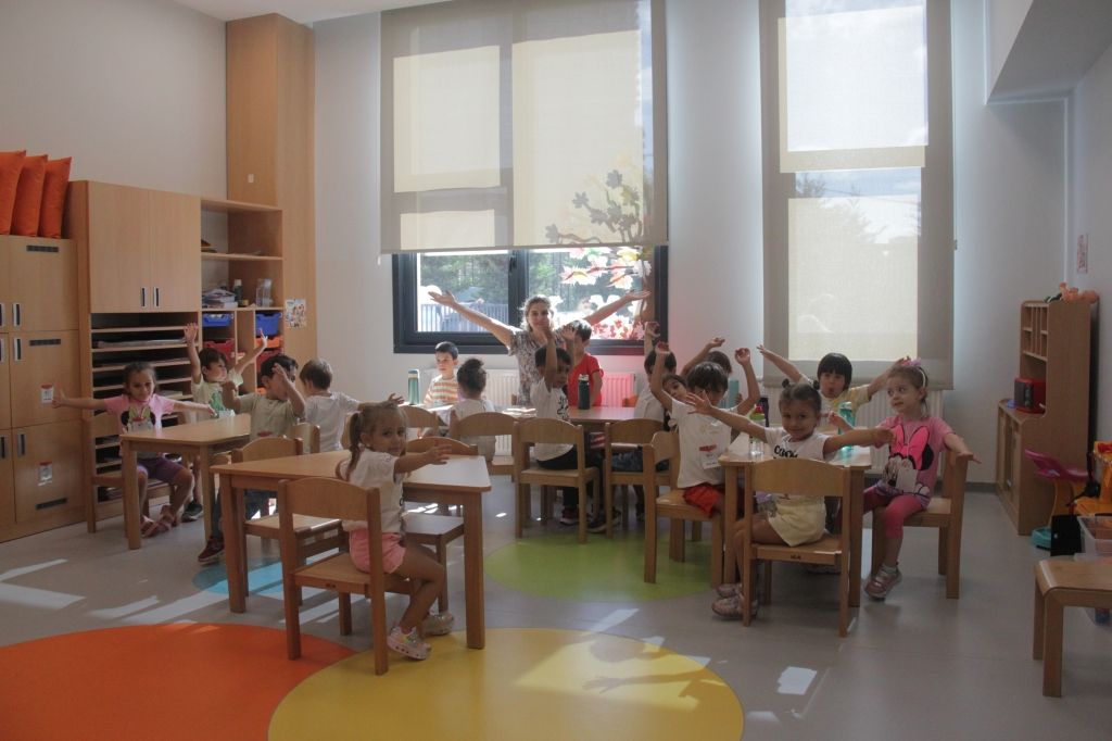 Anasınıfı ve 1. sınıf öğrencilerimizin oryantasyon programının ilk gününü heyecan ve başarıyla tamamladık. görseli 7