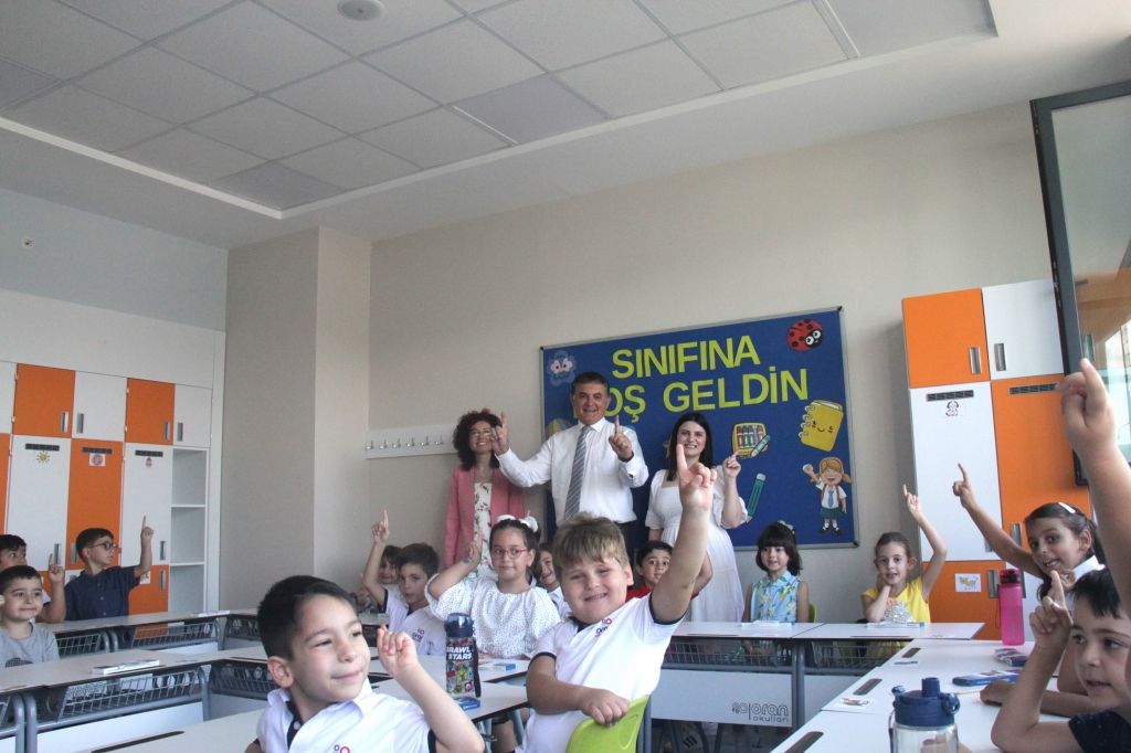 Anasınıfı ve 1. sınıf öğrencilerimizin oryantasyon programının ilk gününü heyecan ve başarıyla tamamladık. görseli 4
