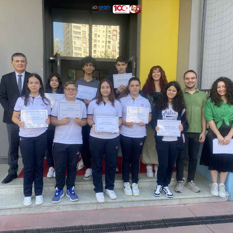 PDR Fest etkinliğimizde üstün gayret ve başarı gösteren öğrencilerimize sertifikaları takdim edildi