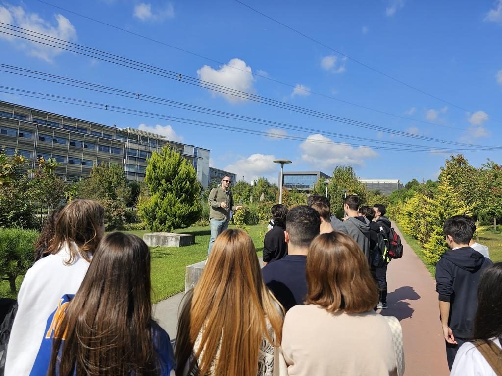 11. ve 12. Sınıf Öğrencilerimiz İçin Özyeğin Üniversitesi Tanıtım Gezisi Gerçekleştirdik görseli 4