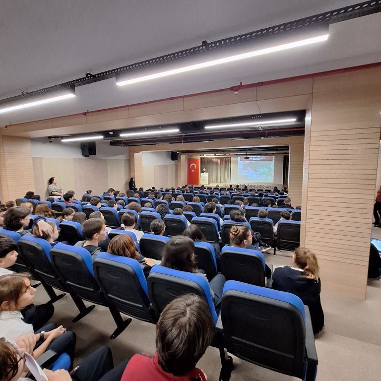 "Atatürk ve Cumhuriyetimizin 100. Yıl Kazanımları" sunumuyla Okan Üniversitesi Öğretim Üyesi Sayın Dr. Mehmet Kılıç'ı ağırladık görseli 3