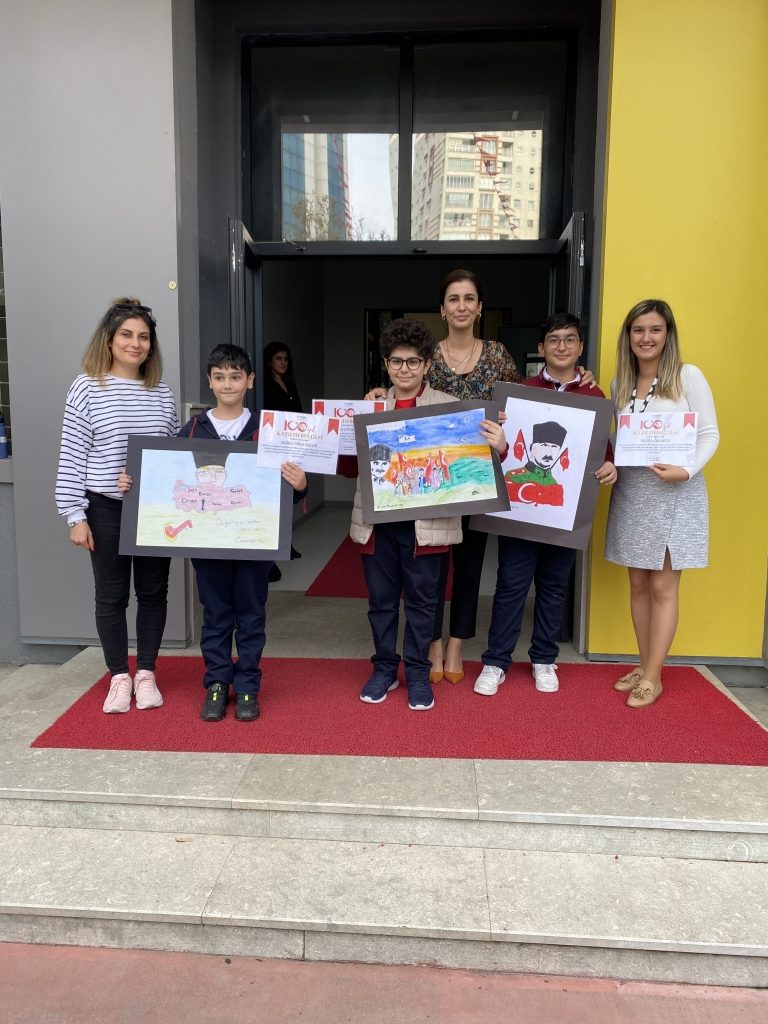 ''100 Yıllık Özgürlük'' konulu resim yarışmamızda ilk 3'e giren öğrencilerimize sertifikaları takdim edildi. Öğ görseli 2