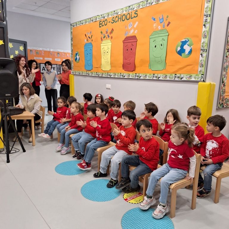 Anaokulu öğrencilerimiz Cumhuriyetimizin 100. Yılı kutlama programını büyük bir coşku ve sevinçle gerçekleştirdi görseli 12