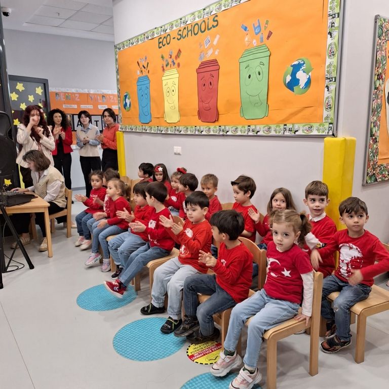Anaokulu öğrencilerimiz Cumhuriyetimizin 100. Yılı kutlama programını büyük bir coşku ve sevinçle gerçekleştirdi görseli 10