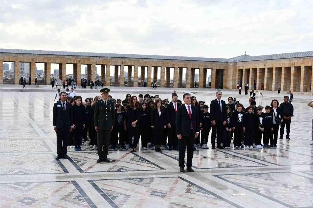 Cumhuriyetimizin 100. Yılında Atamızın Huzurundayız. görseli 1