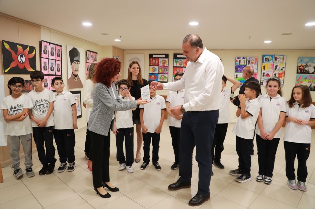 Kartal Belediyesinde gerçekleştirdiğimiz ''Sonsuz Özlem'' 10 Kasım Atatürk'ü Anma konulu sergimizi açtık. görseli 7