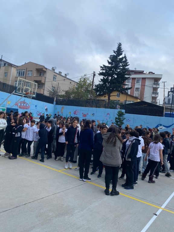 Okulumuzda olası depremlere hazırlık için düzenli ve habersiz deprem tatbikatlarımıza devam ediyoruz. görseli 1