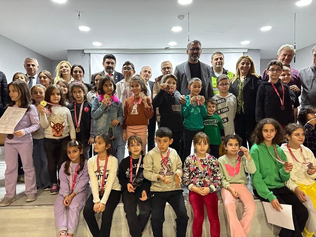 SATRANÇTA TÜRKİYE ŞAMPİYONASINDAYIZ görseli 1
