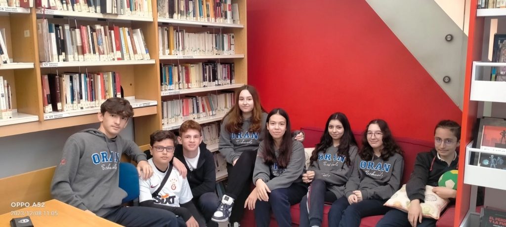 Yabancı Diller bölümümüz tarafından lise öğrencilerimize Instituto Cervantes gezisi düzenlendi. görseli 2