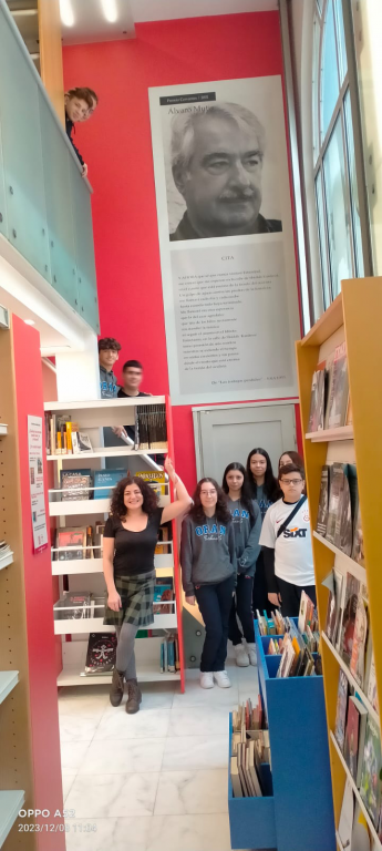 Yabancı Diller bölümümüz tarafından lise öğrencilerimize Instituto Cervantes gezisi düzenlendi. görseli 6