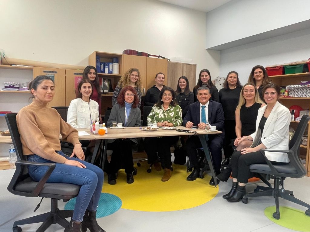 Prof. Dr. Belma TUĞRUL tarafından; İstanbul Anadolu Yakası okul öncesi öğretmenlerine okulumuzda ‘’İz Bırakan Öğretmenler’’ semineri gerçekleştirildi. görseli 6