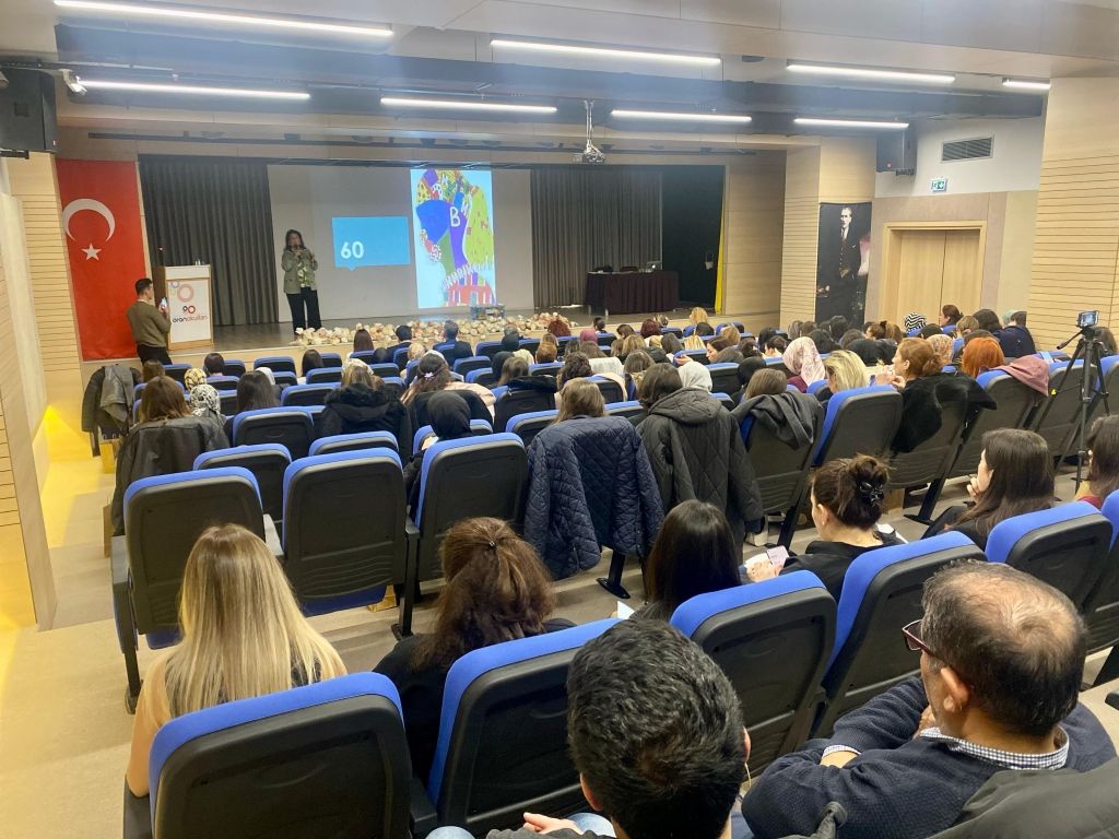 Prof. Dr. Belma TUĞRUL tarafından; İstanbul Anadolu Yakası okul öncesi öğretmenlerine okulumuzda ‘’İz Bırakan Öğretmenler’’ semineri gerçekleştirildi. görseli 3