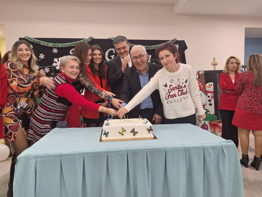 Oran Ailesi olarak, 2023 yılı eğitim öğretim yılının son gününü; 2024 yılından başarı, sağlık ve mutluluk dileyerek tamamladık. görseli 1