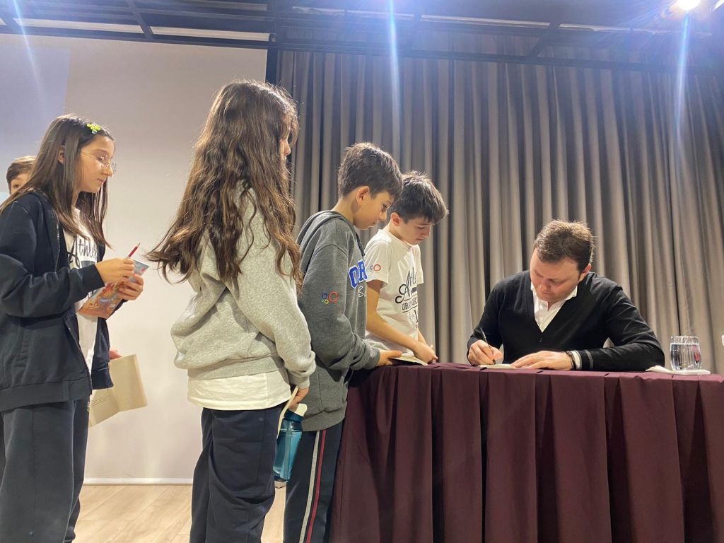 Hürriyet Gazetesi Aile ve Çocuk Yazarı Sayın Ömür Kurt ile keyifli bir söyleşi yaptık. görseli 1