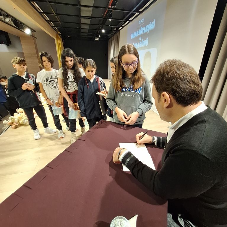 Hürriyet Gazetesi Aile ve Çocuk Yazarı Sayın Ömür Kurt ile keyifli bir söyleşi yaptık. görseli 9
