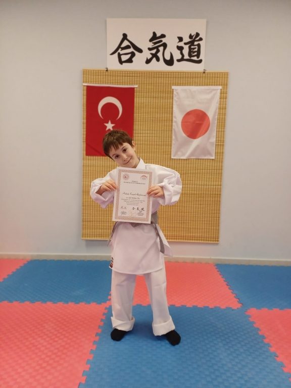 Öğrencilerimiz Türkiye W. Aikido Federasyonu bilgisi dahilinde bir üst kuşağa geçmeye hak kazanmıştır. görseli 2