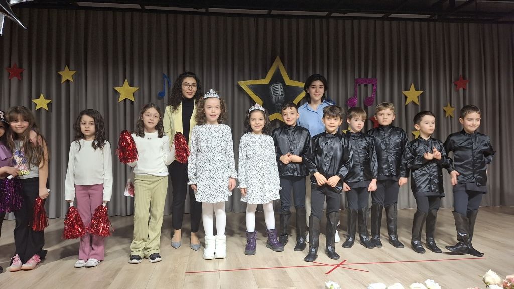 İlkokul ve ortaokul öğrencilerimiz “Sahne Senin” etkinliğinde birbirinden kıymetli ve eşsiz yeteneklerini sahnelediler. görseli 5