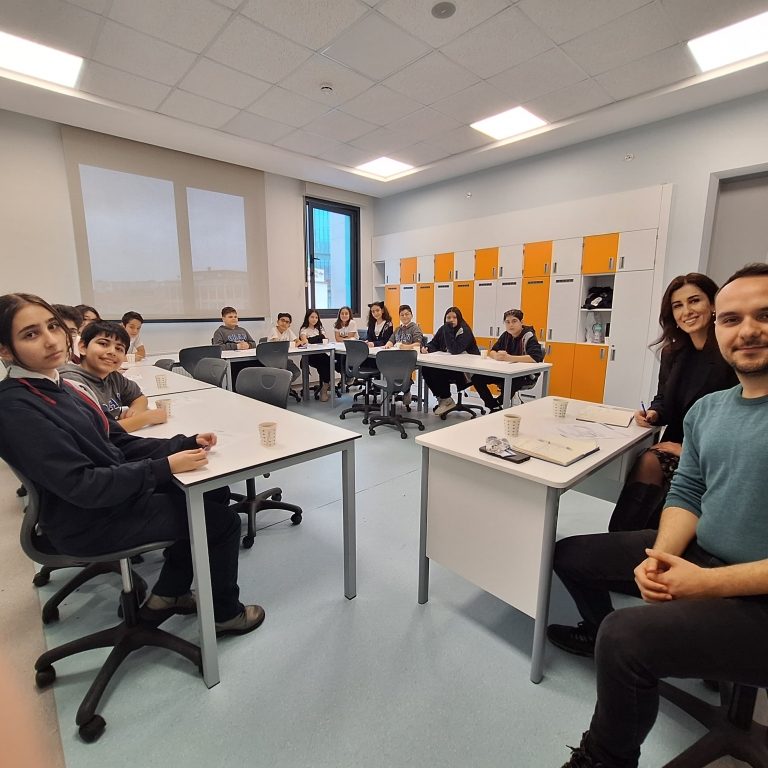 Ortaokul PDR Birimimiz tarafından düzenlenen Akran Arabuluculuğu programımızı gerçekleştirdik.
