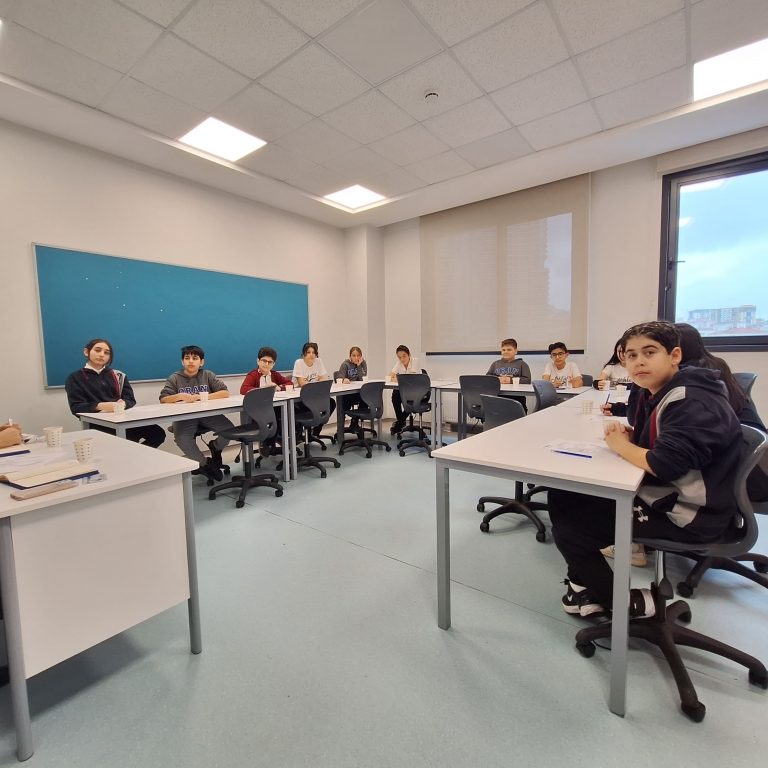 Ortaokul PDR Birimimiz tarafından düzenlenen Akran Arabuluculuğu programımızı gerçekleştirdik. görseli 2