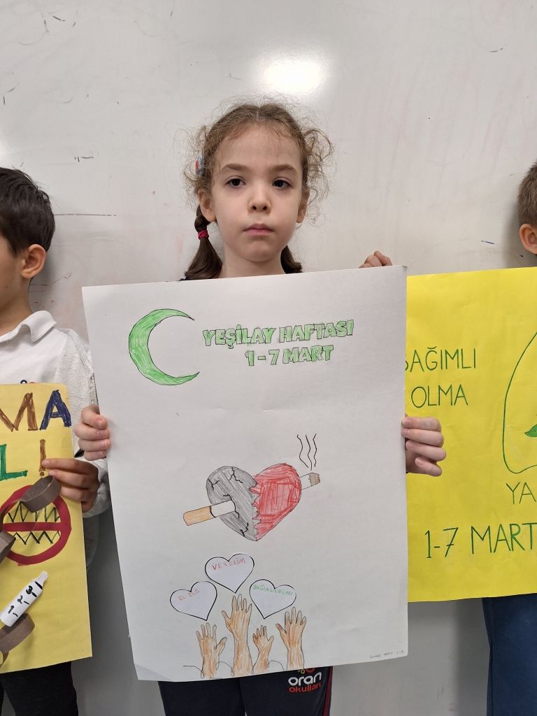 Yeşilay Haftası kapsamında 2.sınıf öğrencilerimiz sınıfları dolaşarak, bilinçlenme ve farkındalık oluşturma etkinliği gerçekleştirdiler. görseli 2
