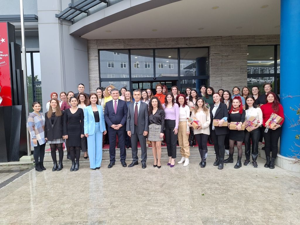 Emek, özveri ve üretkenliğiyle kurumumuza değer katan tüm kadın çalışanlarımızın 8 Mart Dünya Kadınlar Gününü kutluyoruz.