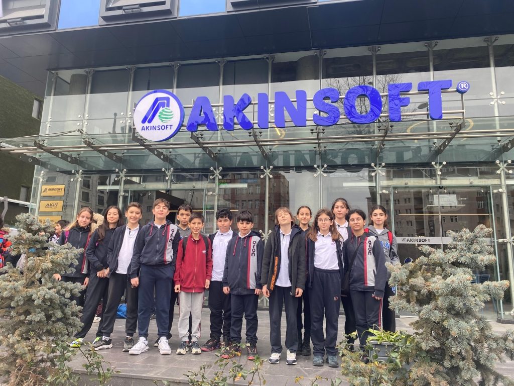 Bilim ve Teknoloji Haftası kapsamında ortaokul öğrencilerimize Robot Müzesi'ne gözlem ve inceleme gezisi gerçekleştirdik. görseli 5