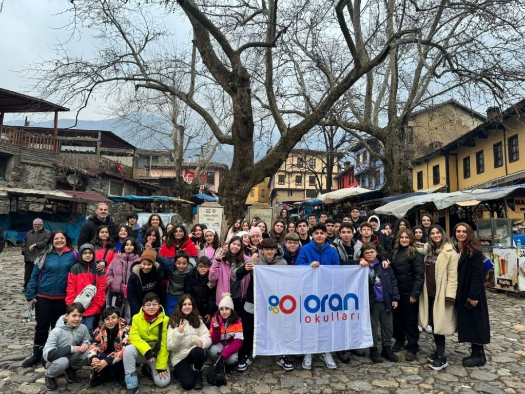 8-9 Mart tarihlerinde ortaokul ve lise öğrencilerimizle Bursa Uludağ Kayak merkezine gelenekselleşecek ilk kayak kampımızı yaptık. görseli 9