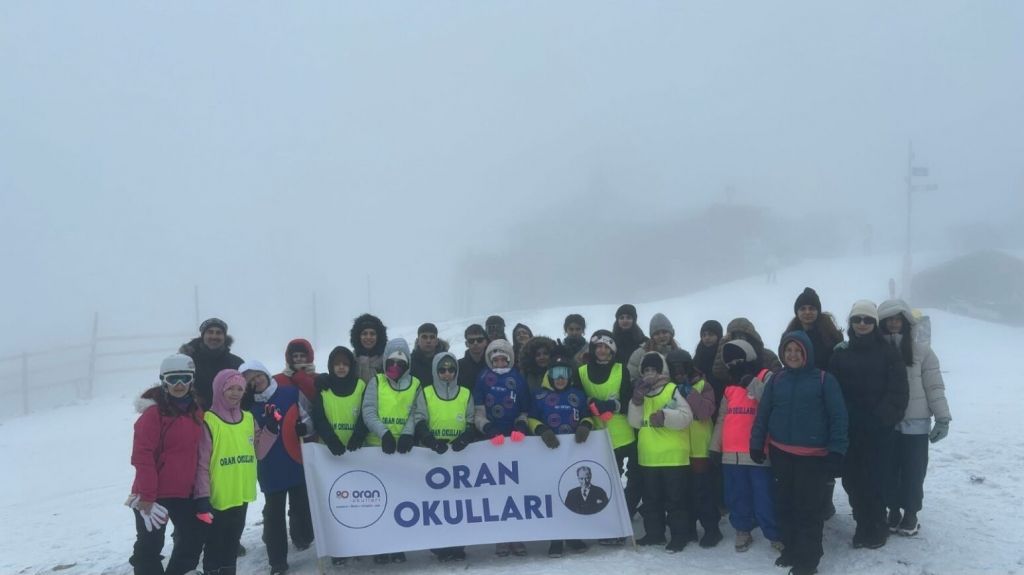 8-9 Mart tarihlerinde ortaokul ve lise öğrencilerimizle Bursa Uludağ Kayak merkezine gelenekselleşecek ilk kayak kampımızı yaptık. görseli 10