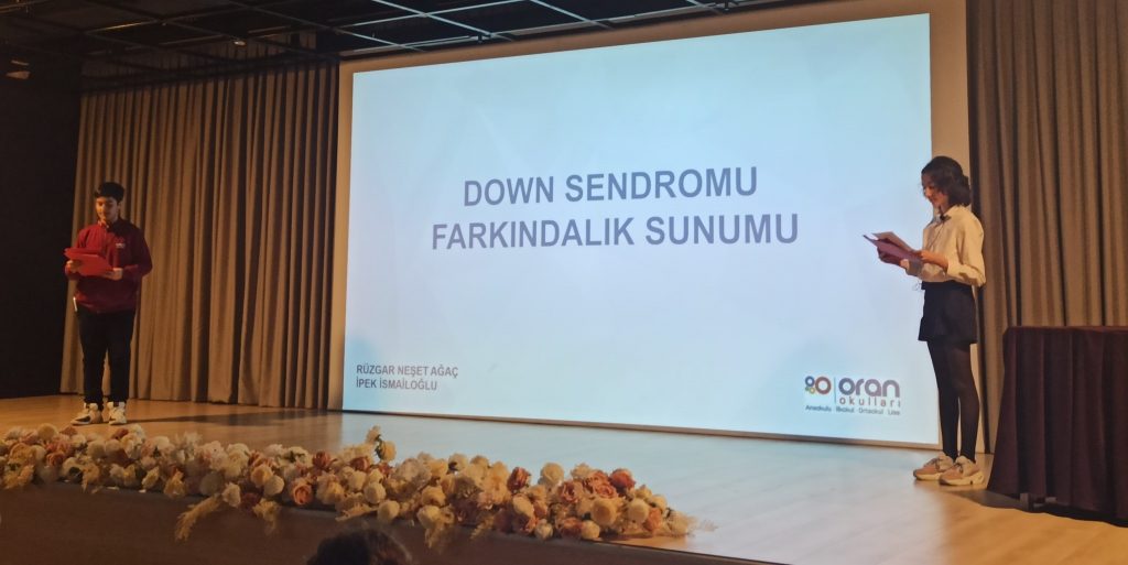 ''21 Mart Dünya Down Sendromu Farkındalık Günü'' kapsamında okulumuzda sunum gerçekleştirdik. Farklılıkların güzelliğini, değerini ve onların yaşamlarını anlayıp desteklemek için bu önemli günde bir araya geldik. görseli 2