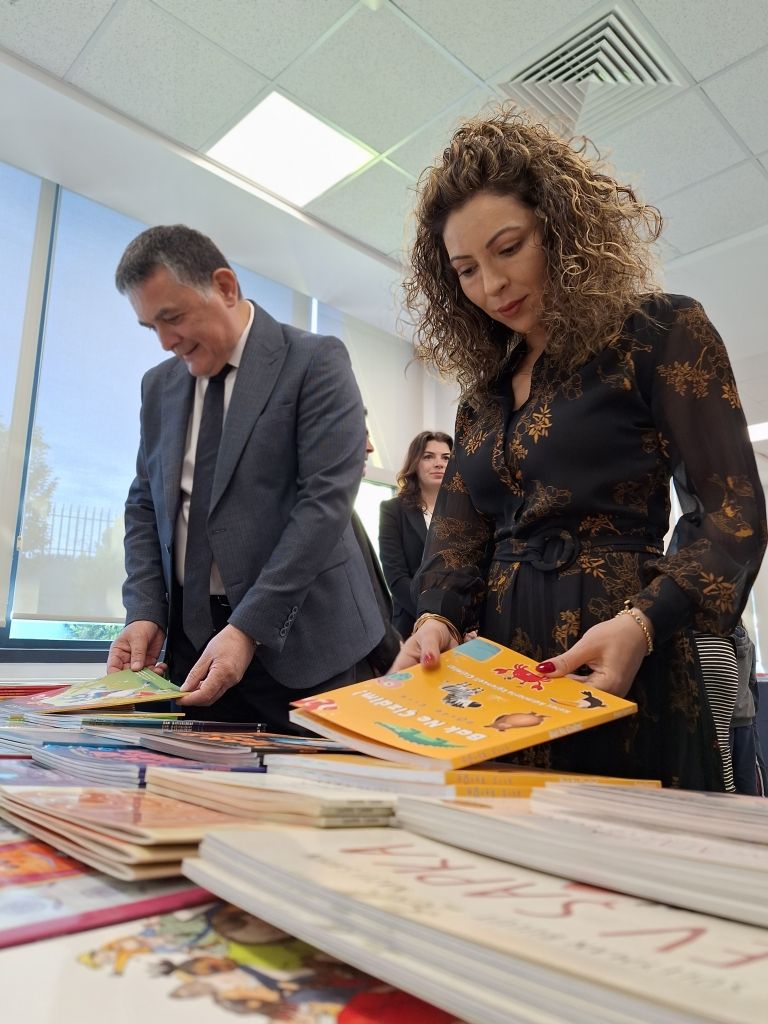 4. Geleneksel "Bir Kitap, Bir Dünya" kitap fuarımızın açılışını Sayın Kurucu Temsilcilerimiz, Genel Müdürümüz ve Okul Müdürlerimizin katılımıyla gerçekleştirdik. görseli 2
