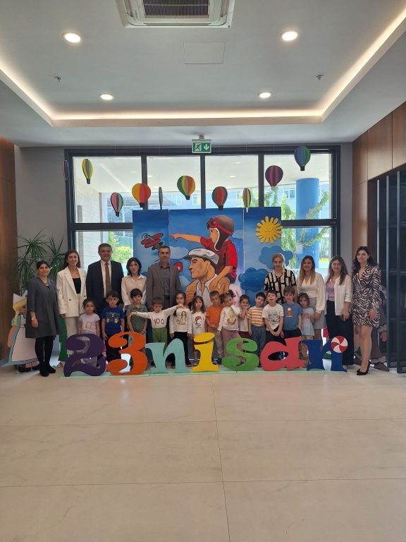 ''100. Yılda Çocuk Olmak'' 23 Nisan Ulusal Egemenlik ve Çocuk Bayramı sergimizin açılışını yaptık.