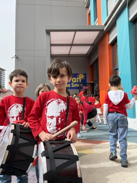 23 Nisan Ulusal Egemenlik ve Çocuk Bayramımızı büyük coşku ve gururla gerçekleştirdik. görseli 27