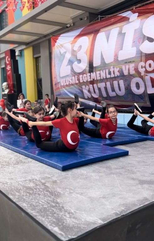 23 Nisan Ulusal Egemenlik ve Çocuk Bayramımızı büyük coşku ve gururla gerçekleştirdik. görseli 14