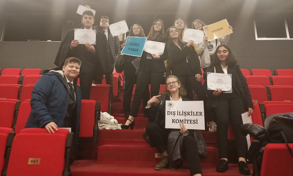 LİSE ÖĞRENCİLERİMİZ AVRUPA GENÇLİK PARLAMENTOSU'NDA! görseli 3