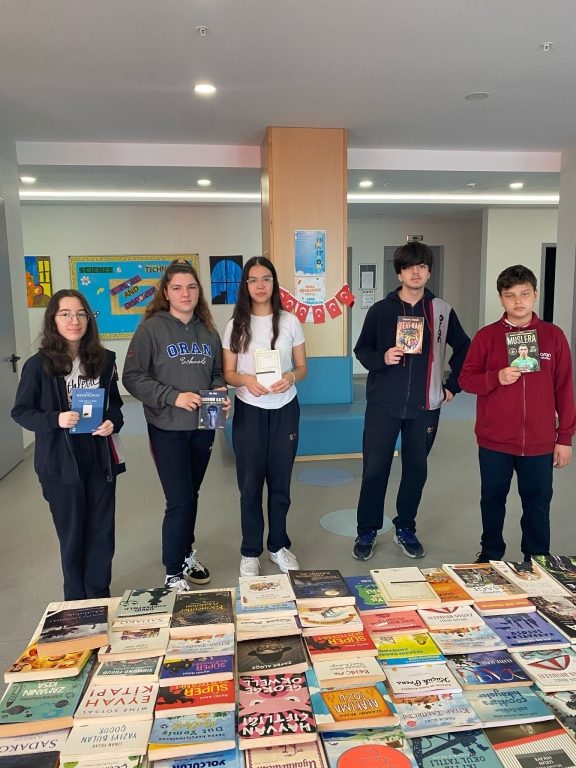 Kitap değişimi yoluyla, okuma kültürünün yaygınlaşmasını ve de gelişimini desteklemeyi amaçladığımız Kitap Takas Etkinliğimizi gerçekleştirdik. görseli 3