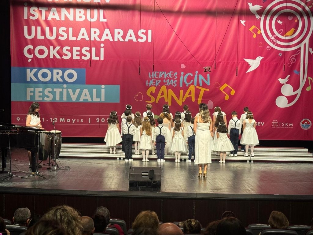 İlkokul öğrencilerimiz 9. Sansev İstanbul Uluslararası Çoksesli Koro Festivaline katılım sağladı. görseli 43